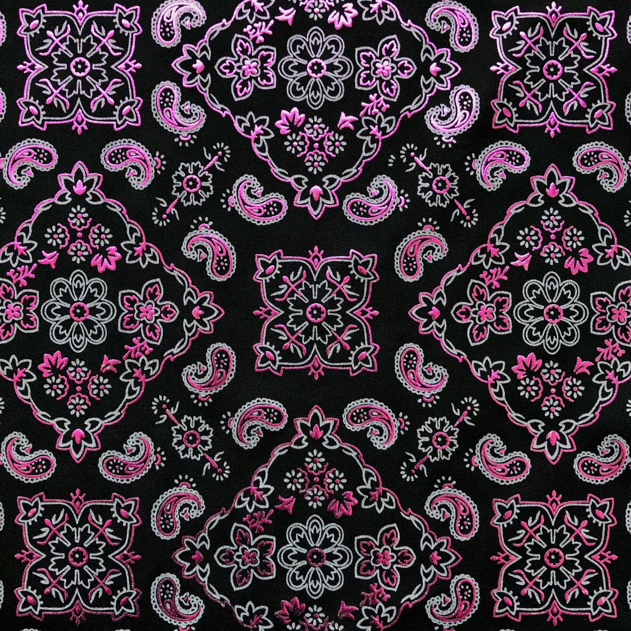 #color_black/fuchsia