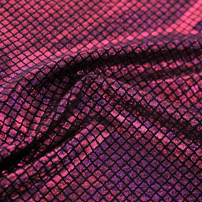 #color_black/fuchsia