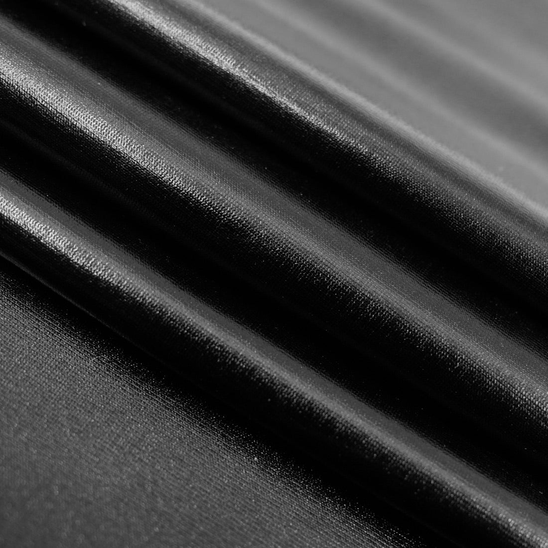#color_black/black