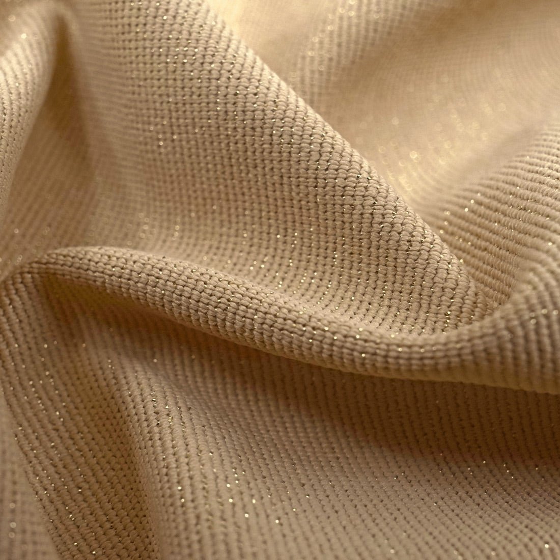#color_nude/gold