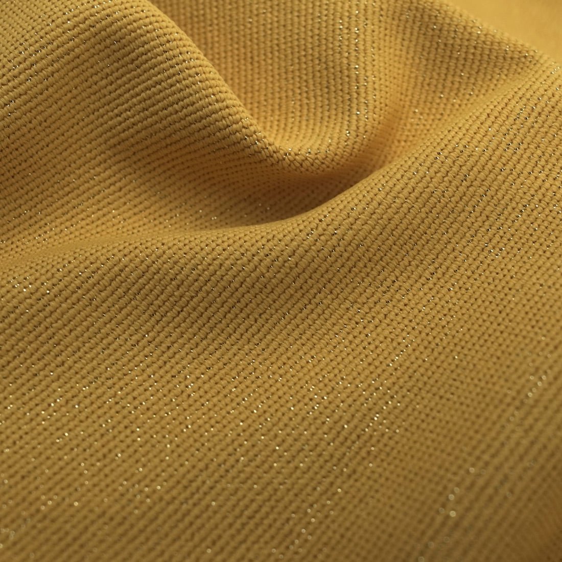 #color_saffron/gold