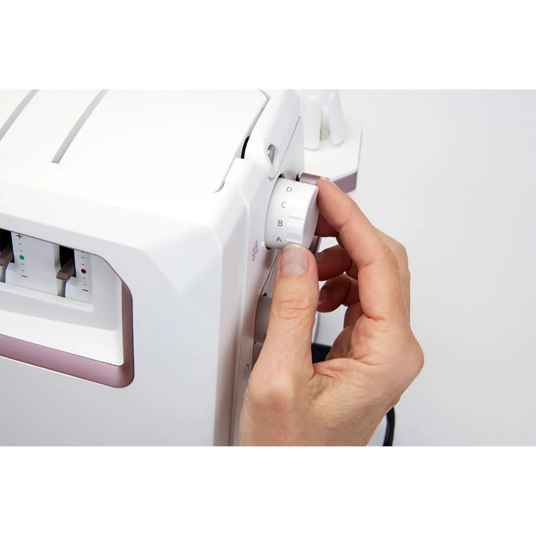 A Sample of HUSQVARNA VIKING AMBER Air S | 500 Coverlock Machine.