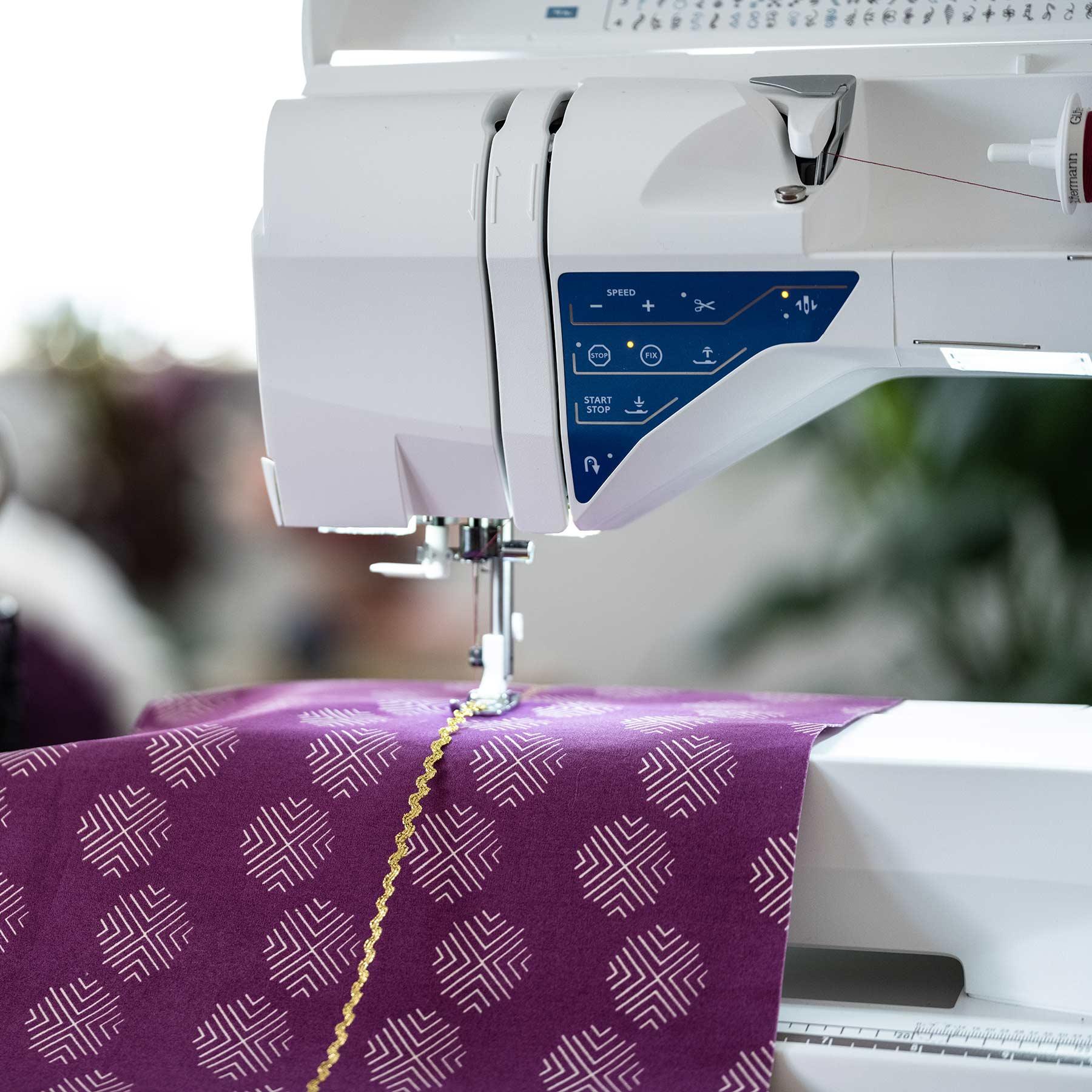 A sample of HUSQVARNA VIKING SAPPHIRE 930 Sewing Machine.