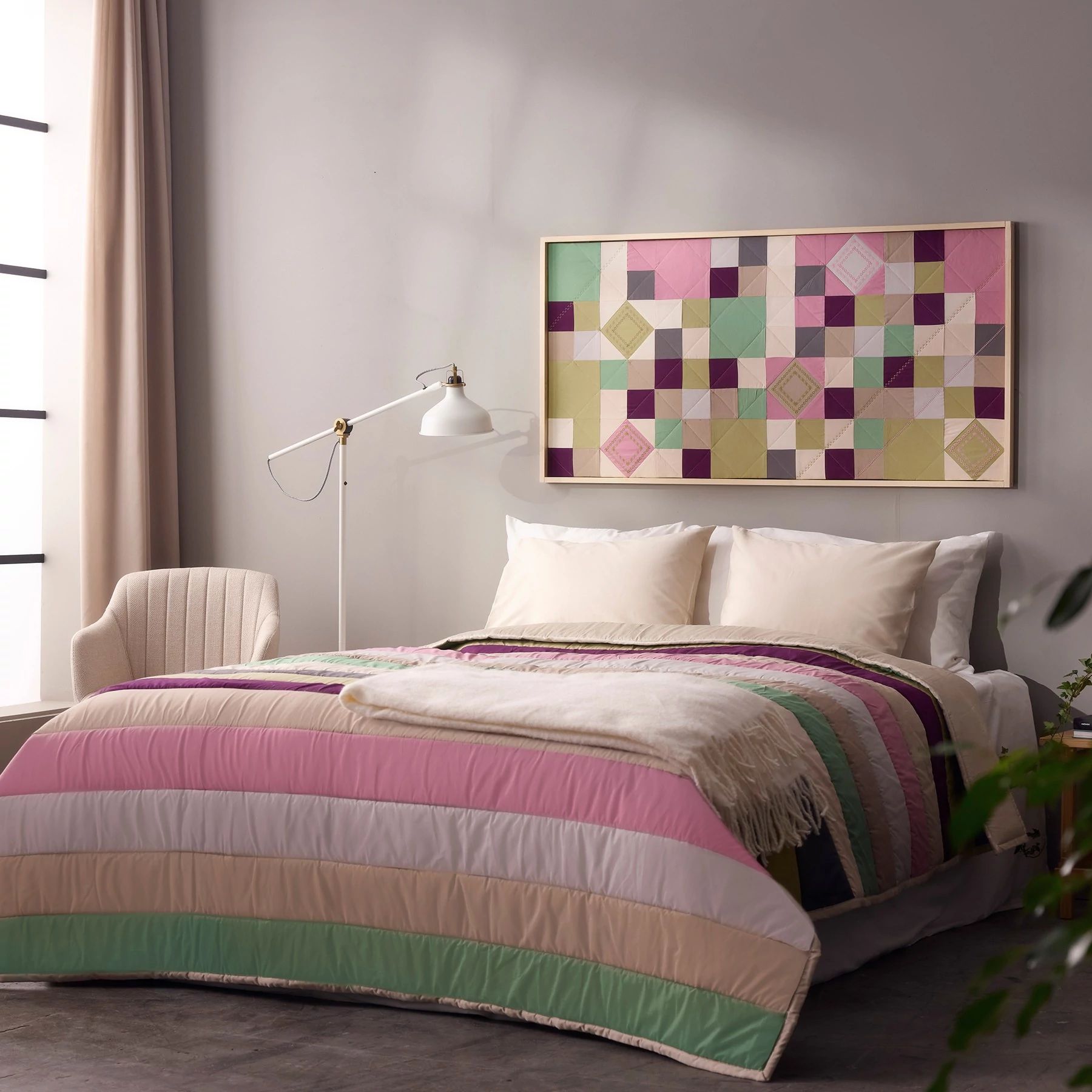 A sample of HUSQVARNA® VIKING® TOPAZ™ 55Q Sewing Machine.