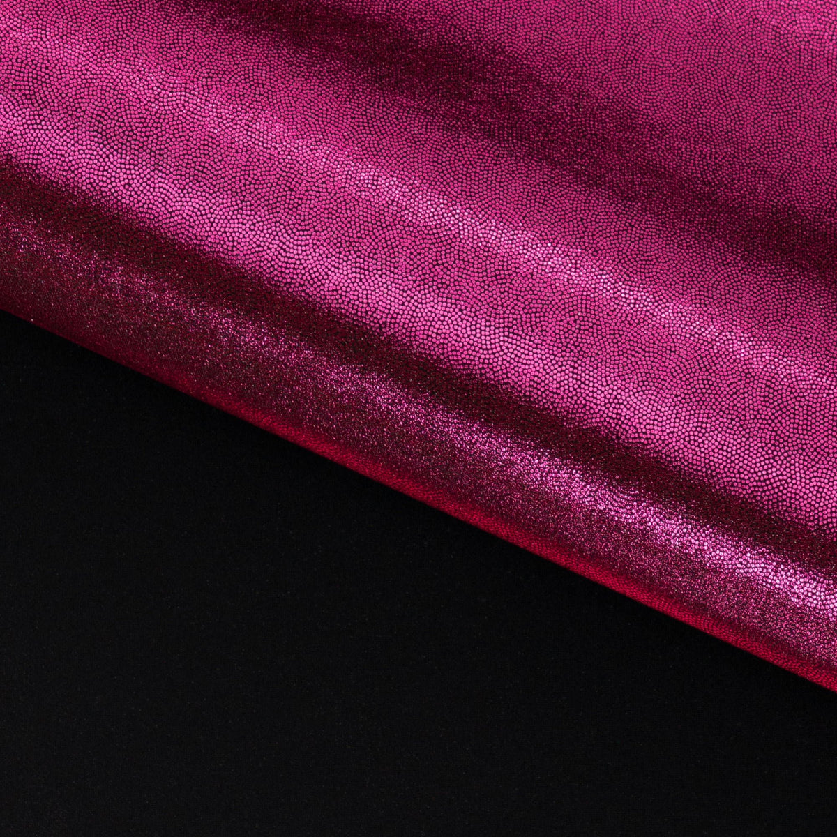 #color_black/fuchsia