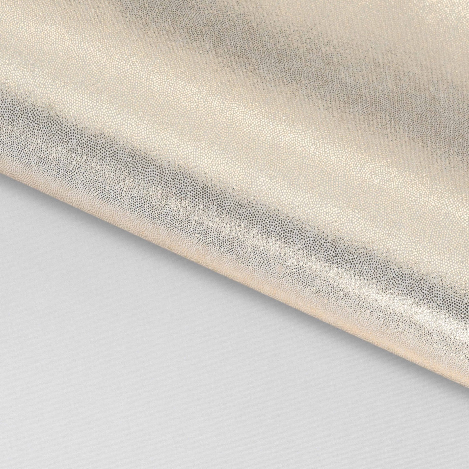 #color_white/gold