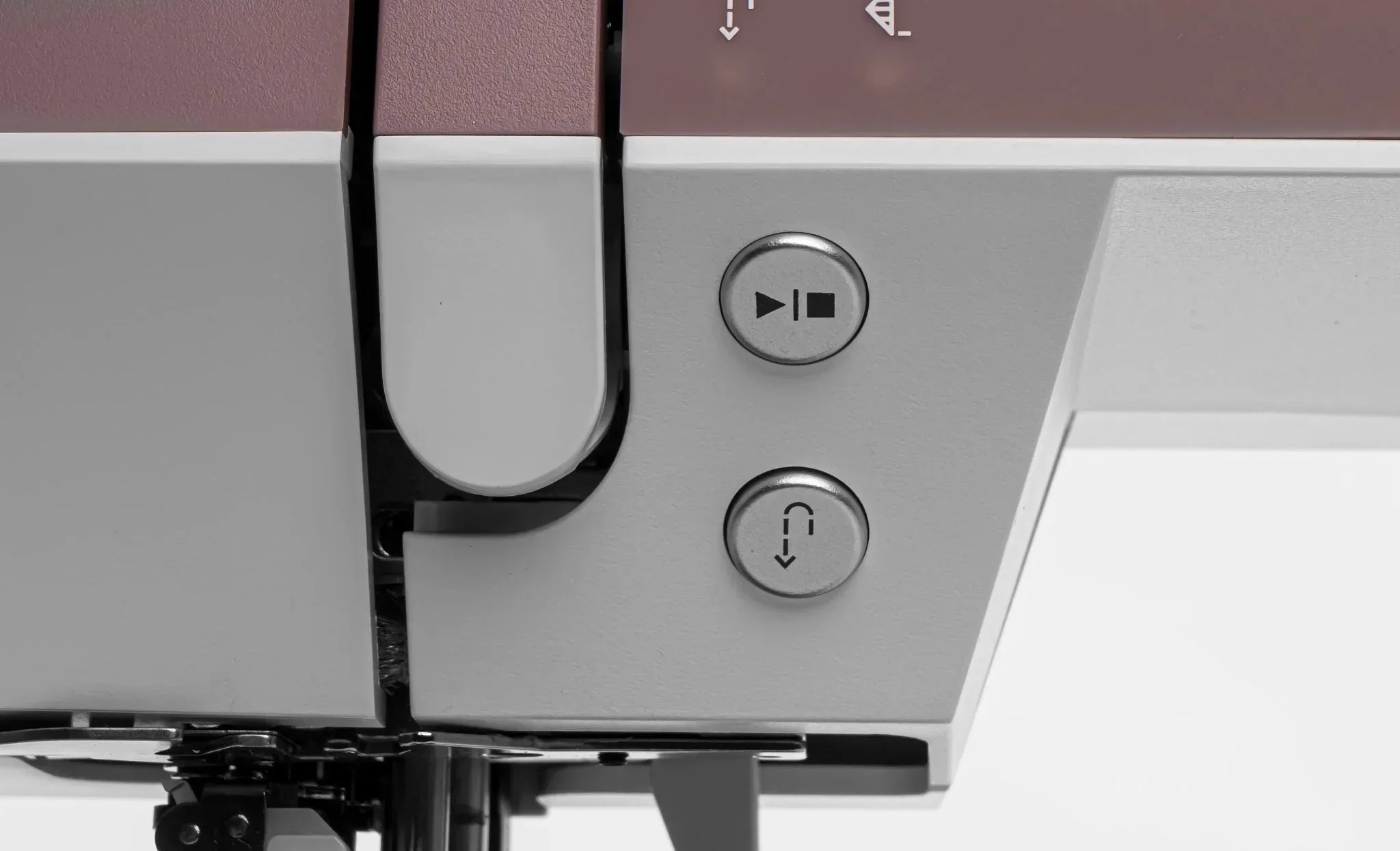 A sample of PFAFF ambition 635 Sewing Machine.