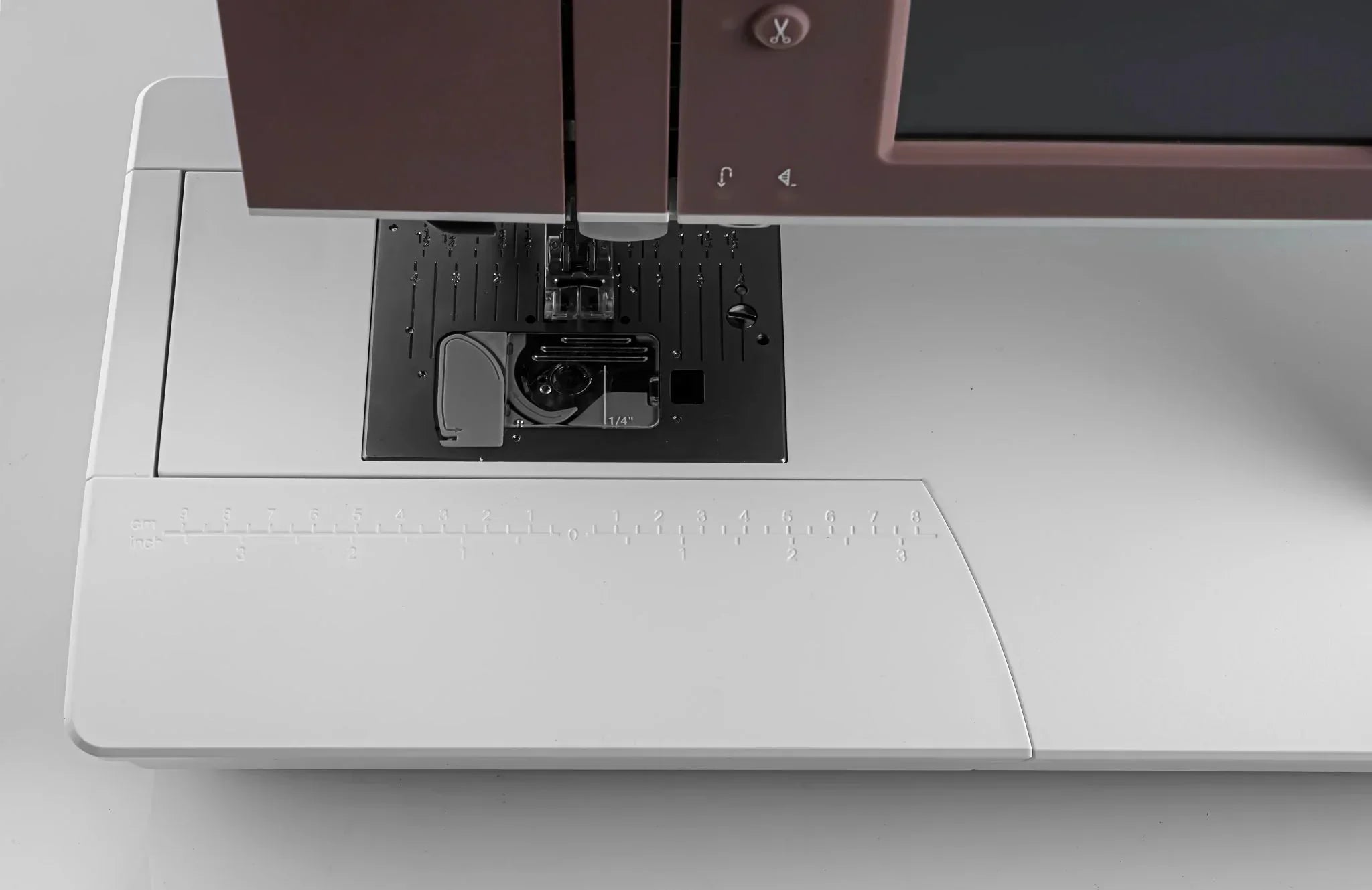 A sample of PFAFF ambition 635 Sewing Machine.