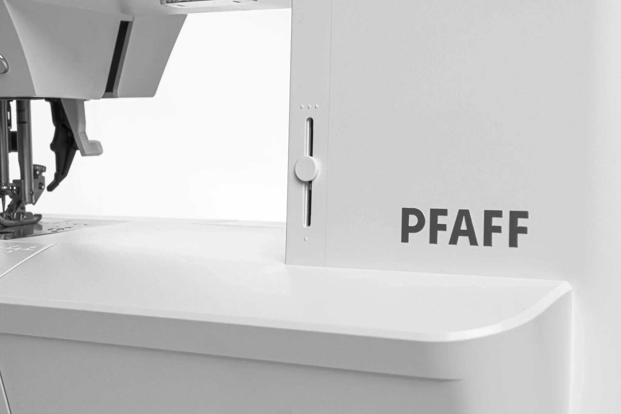 A sample of PFAFF ambition 635 Sewing Machine.
