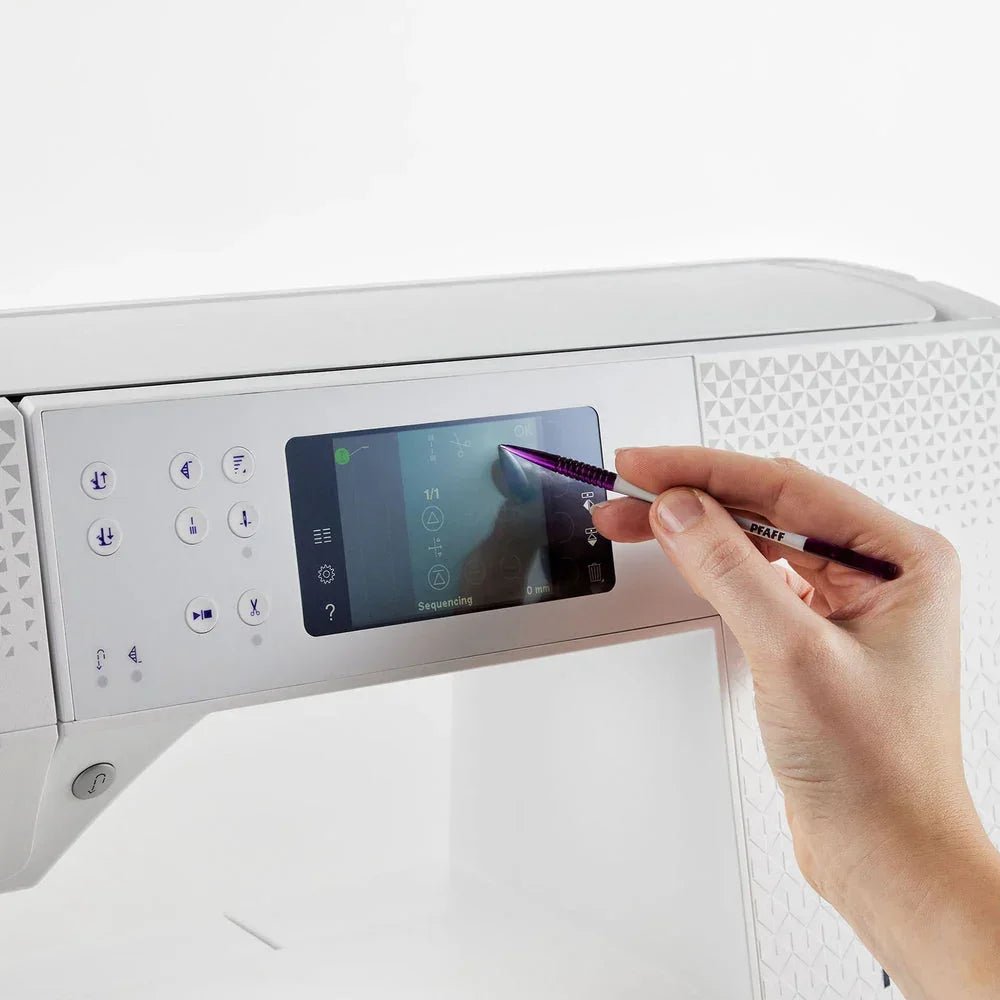Digital screen of PFAFF® expression™ 710 Sewing Machine Special Edition.