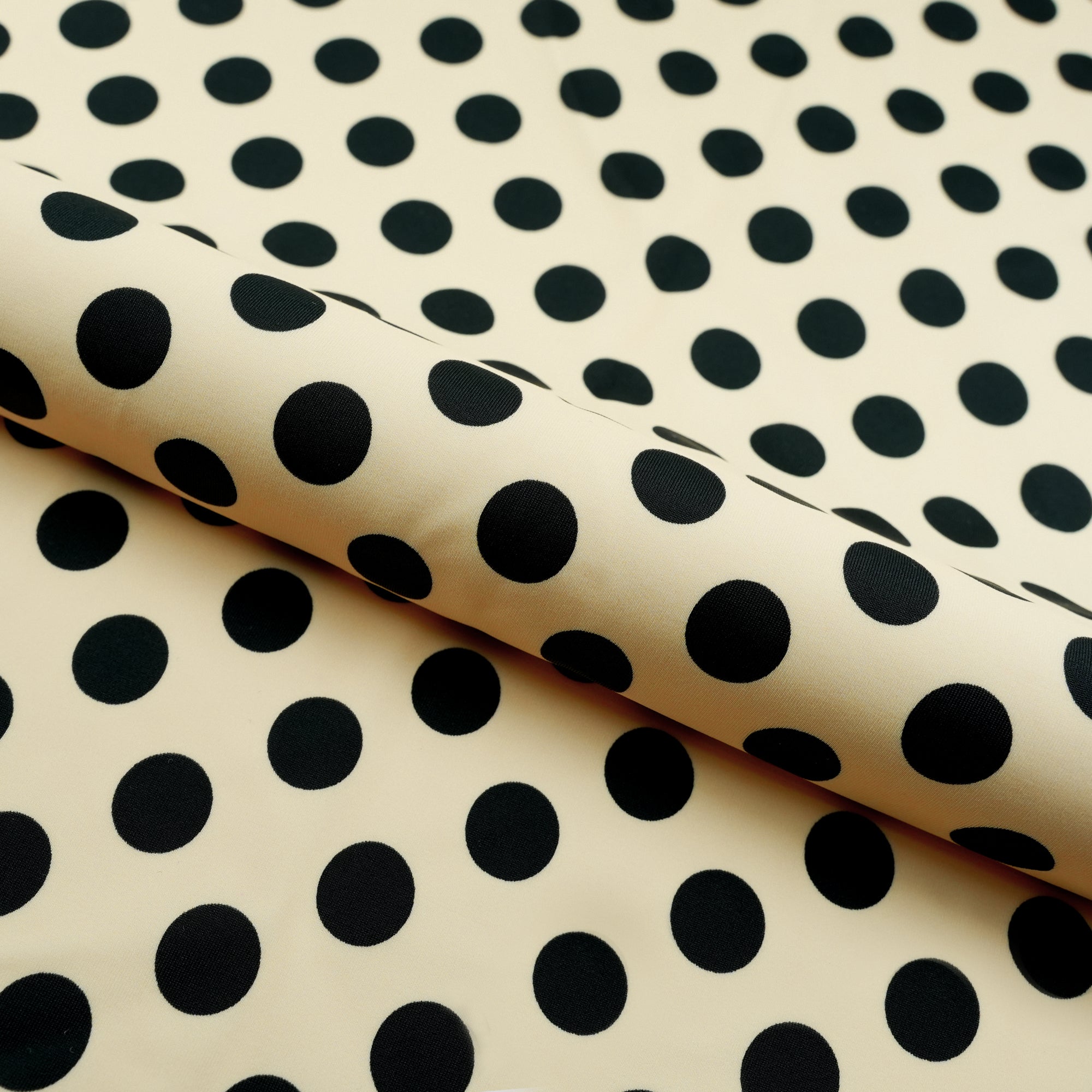 #color_ivory/black