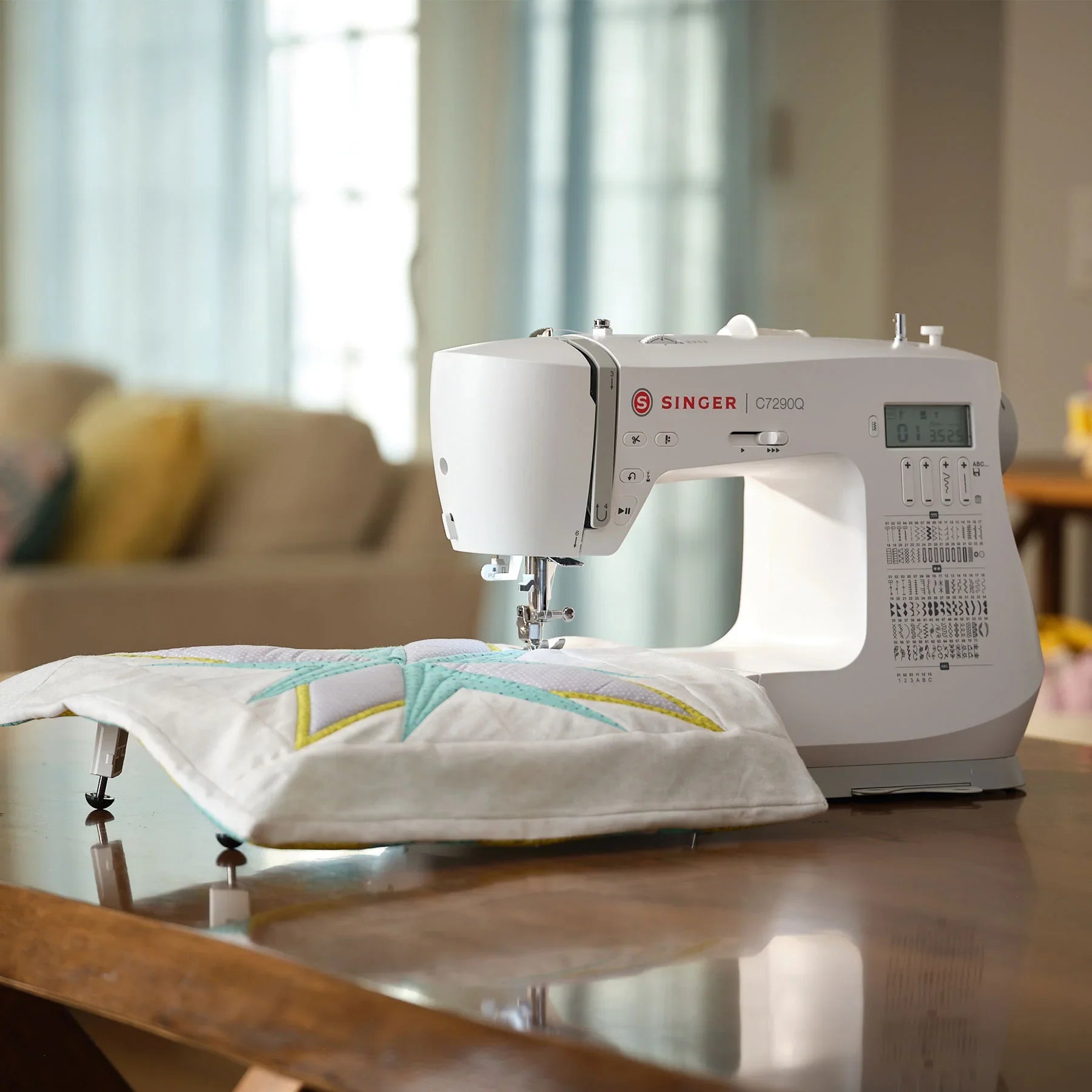 A sample of SINGER C7290Q Sewing & Quilting Machine with Extension Table.