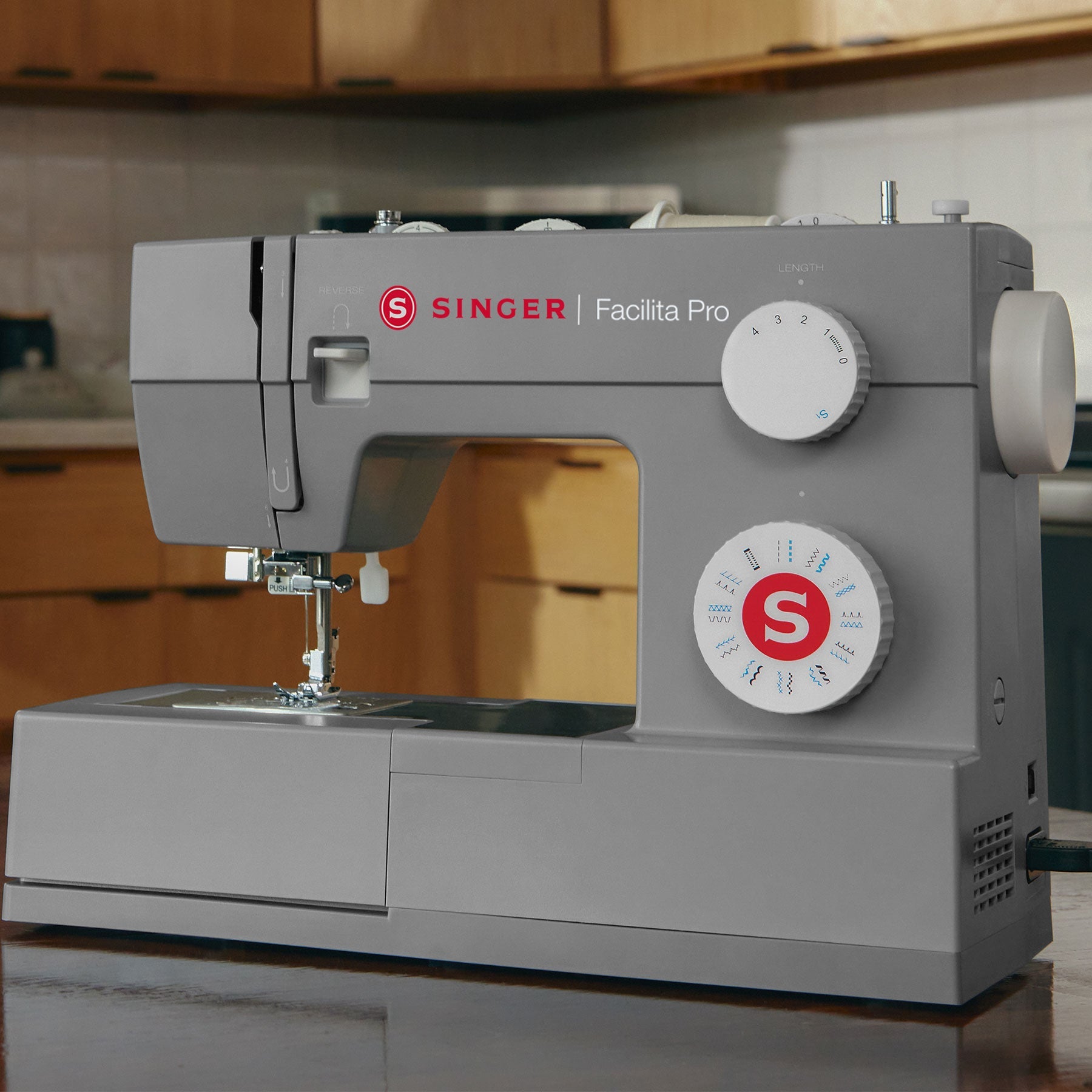 A sample of SINGER® Facilita Pro 4423 Sewing Machine.