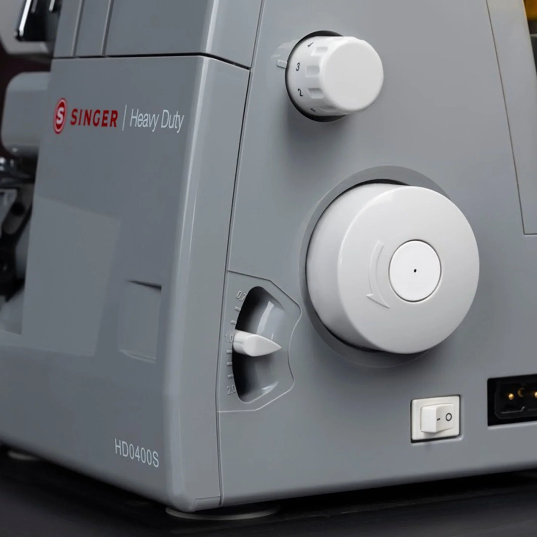 A sample of the Singer HD0400S Heavy Duty Serger Sewing Machine.