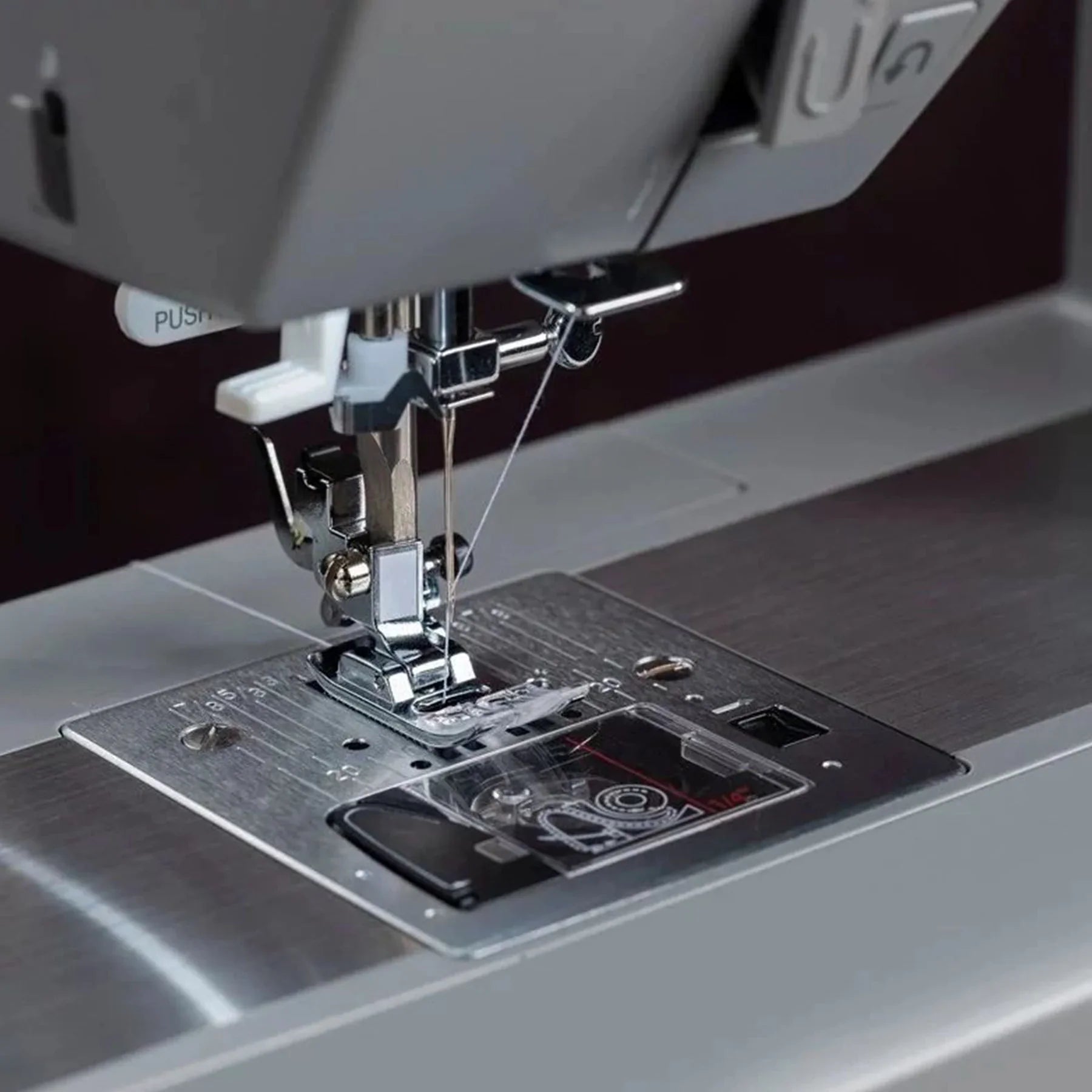 A sample of SINGER® Heavy Duty 6600C Sewing Machine.