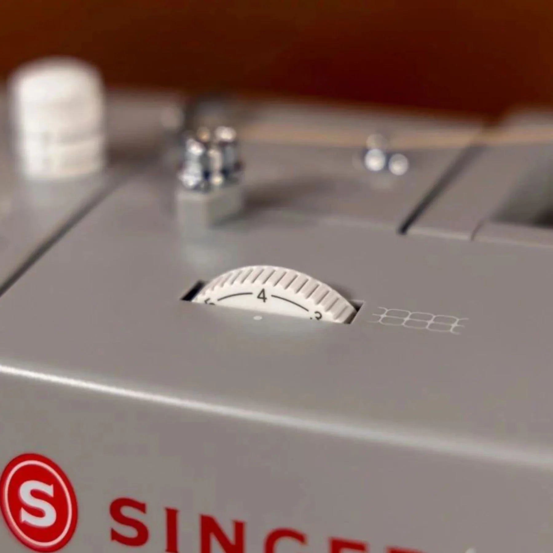 A sample of SINGER® Heavy Duty 6600C Sewing Machine.