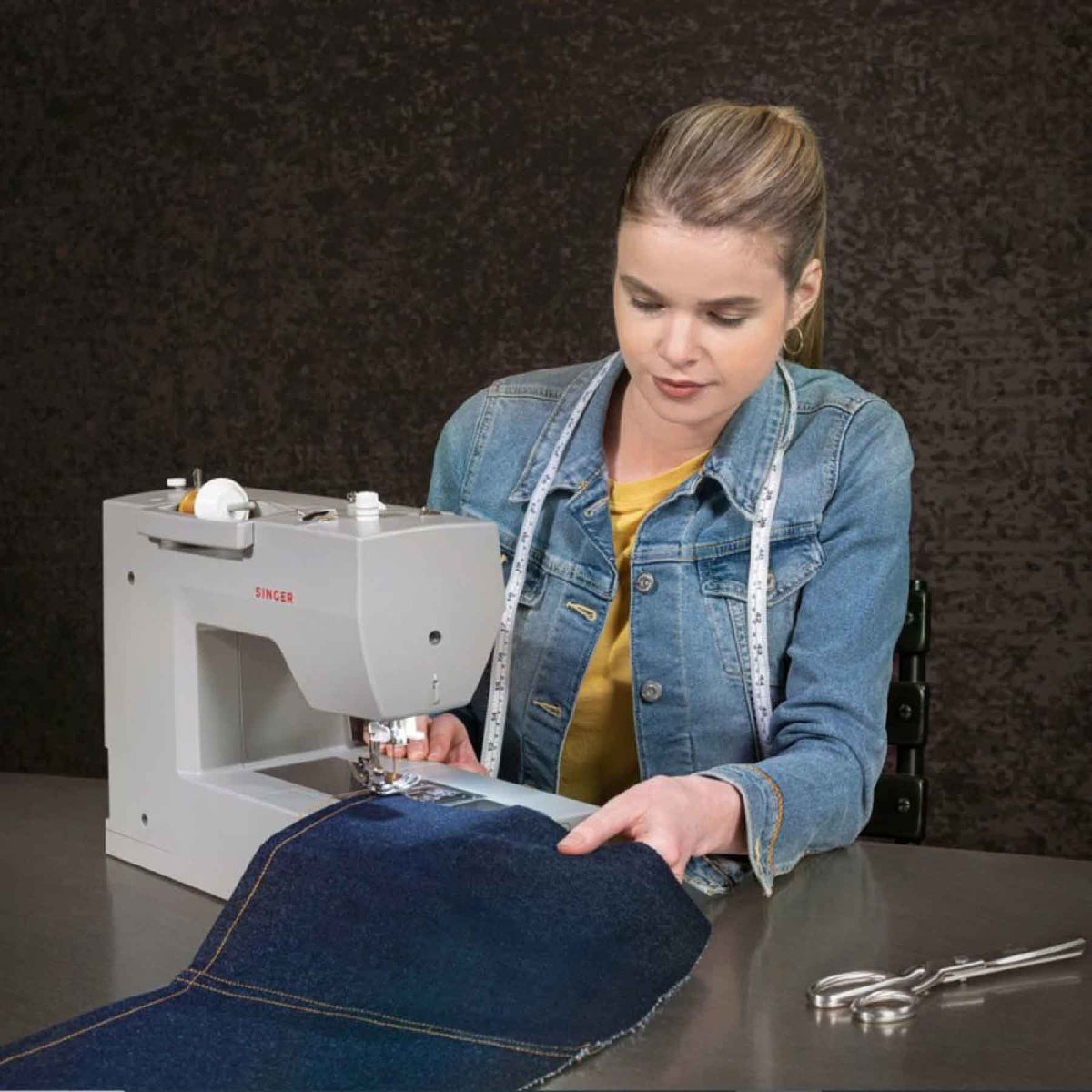 A Sample of SINGER® Heavy Duty 6700C Sewing Machine.