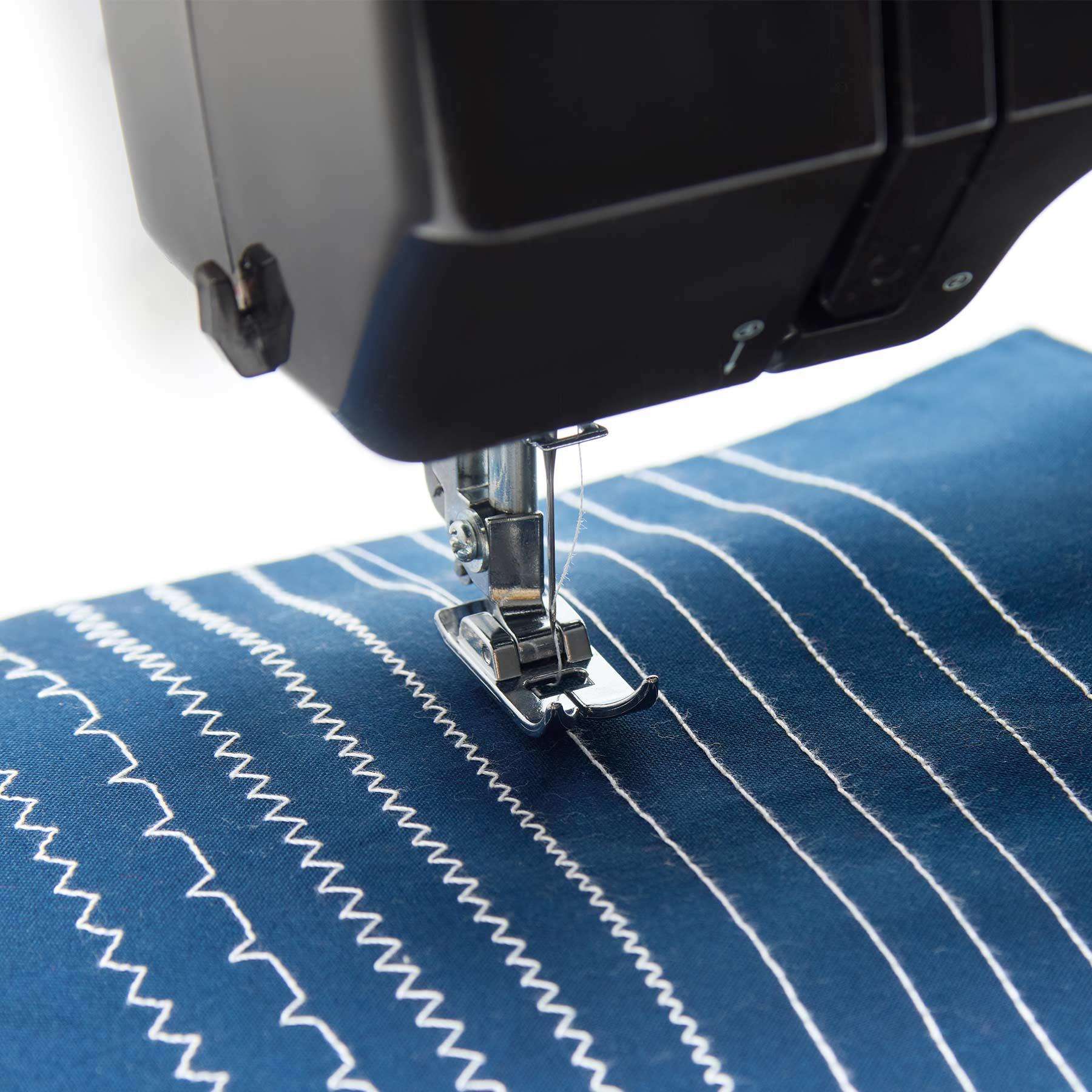 A sample of SINGER M1000 Black Mending Machine.