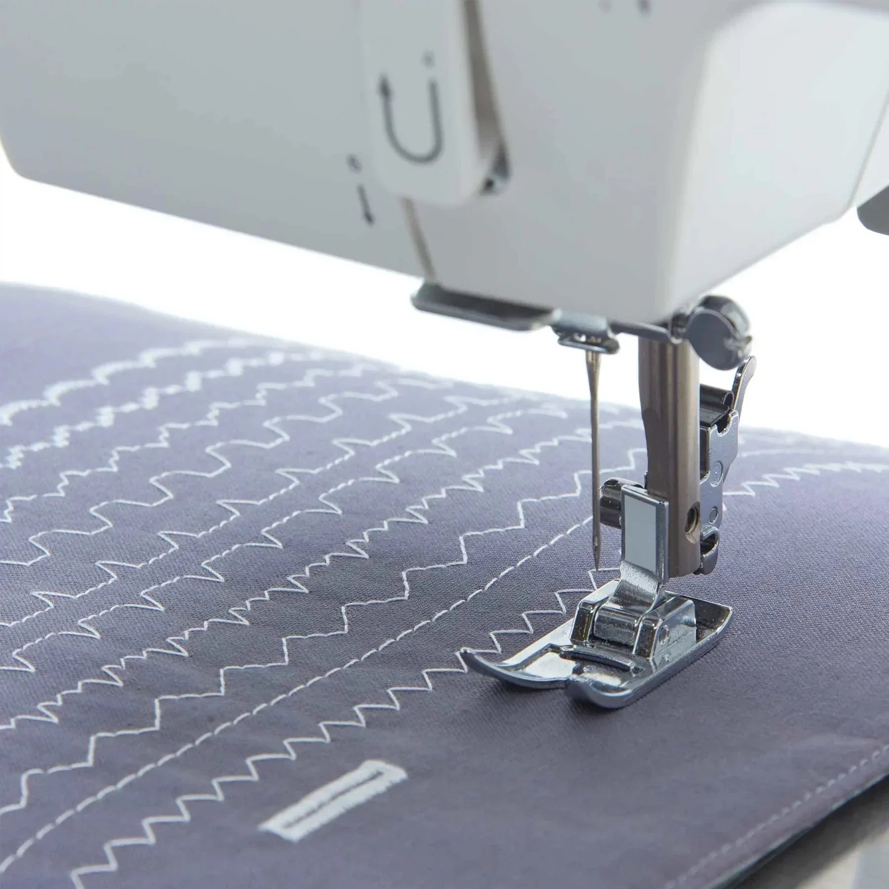 A sample of SINGER PRISMA Heavy Duty Sewing Machine stitching in different patterns.