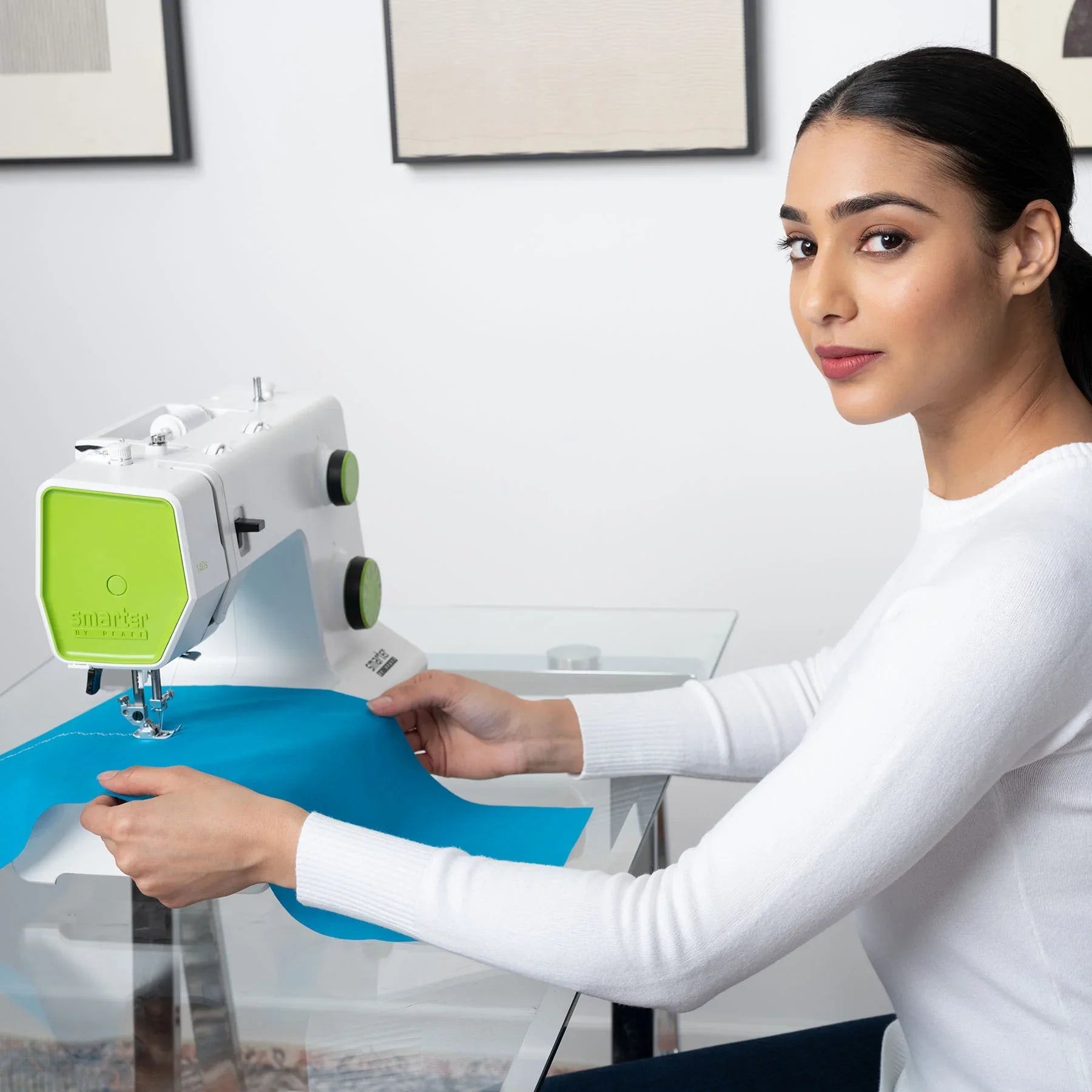 Máquina de coser SMARTER BY PFAFF 140s