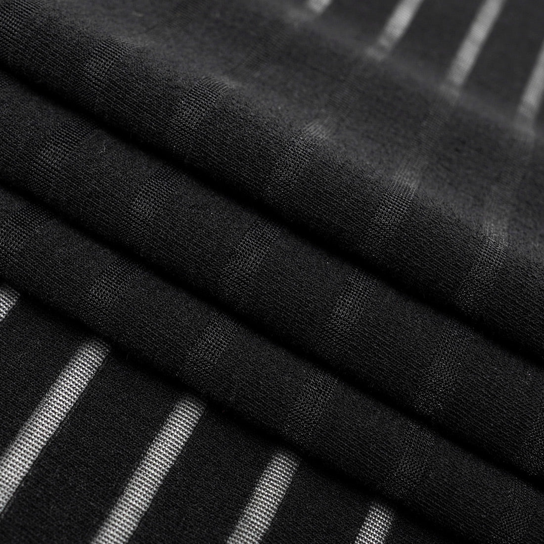 #color_black/black