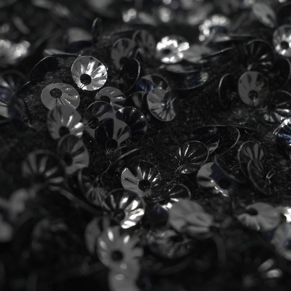 #color_black/black