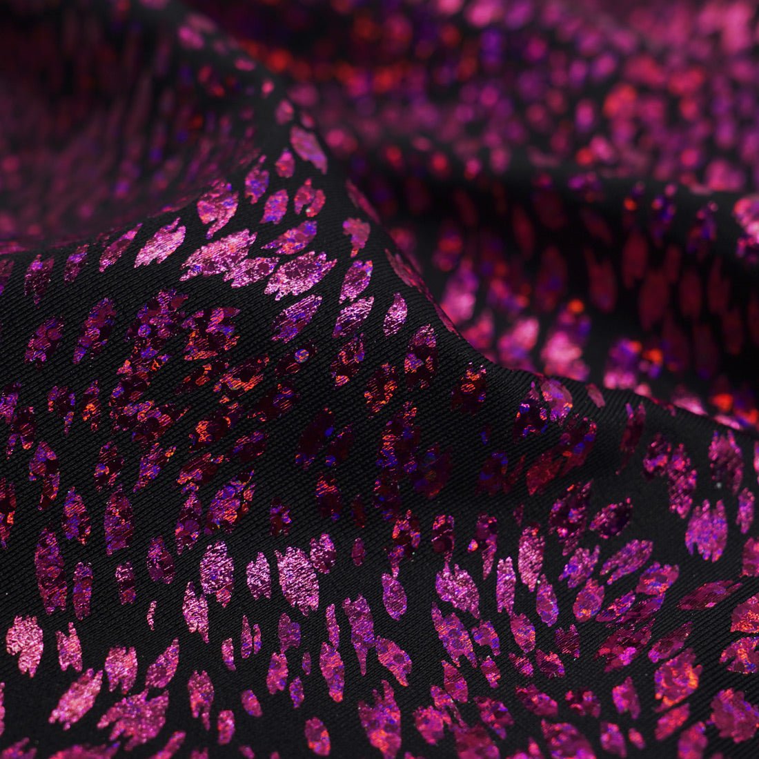 #color_black/fuchsia