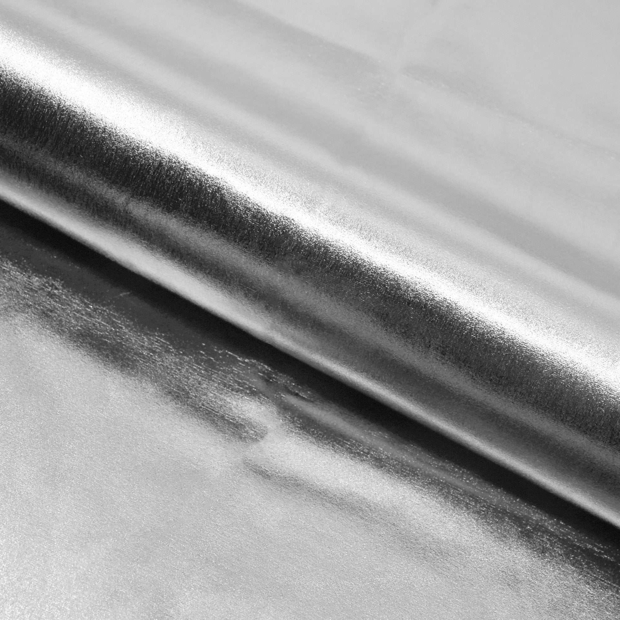 #color_S. White/Silver