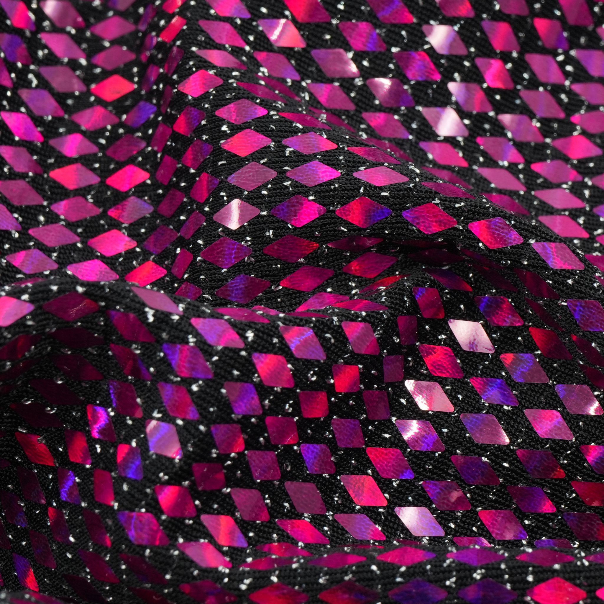 #color_black/fuchsia