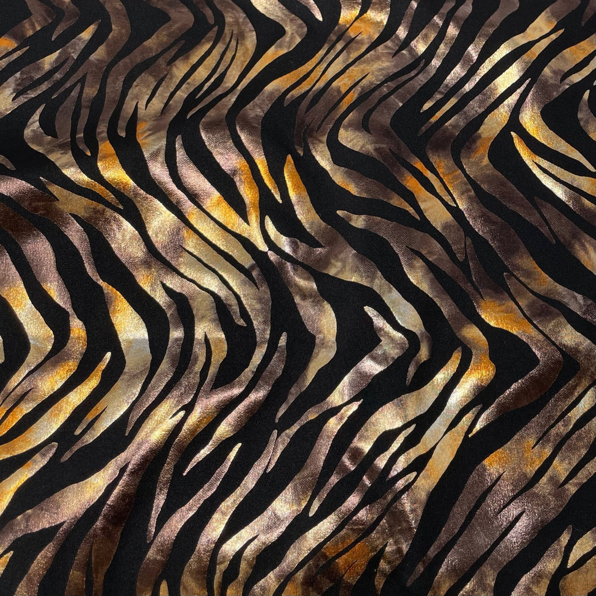 #color_Black/Shiny Foil