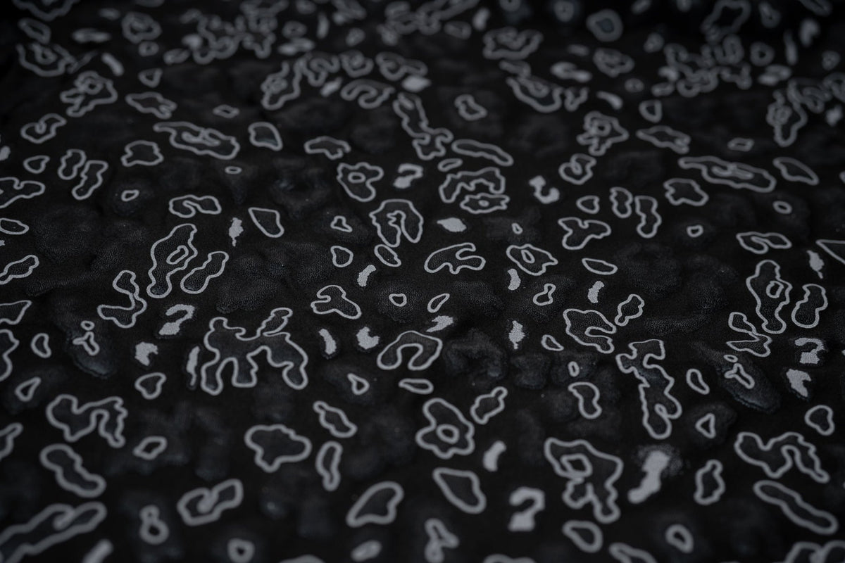 #color_black/black