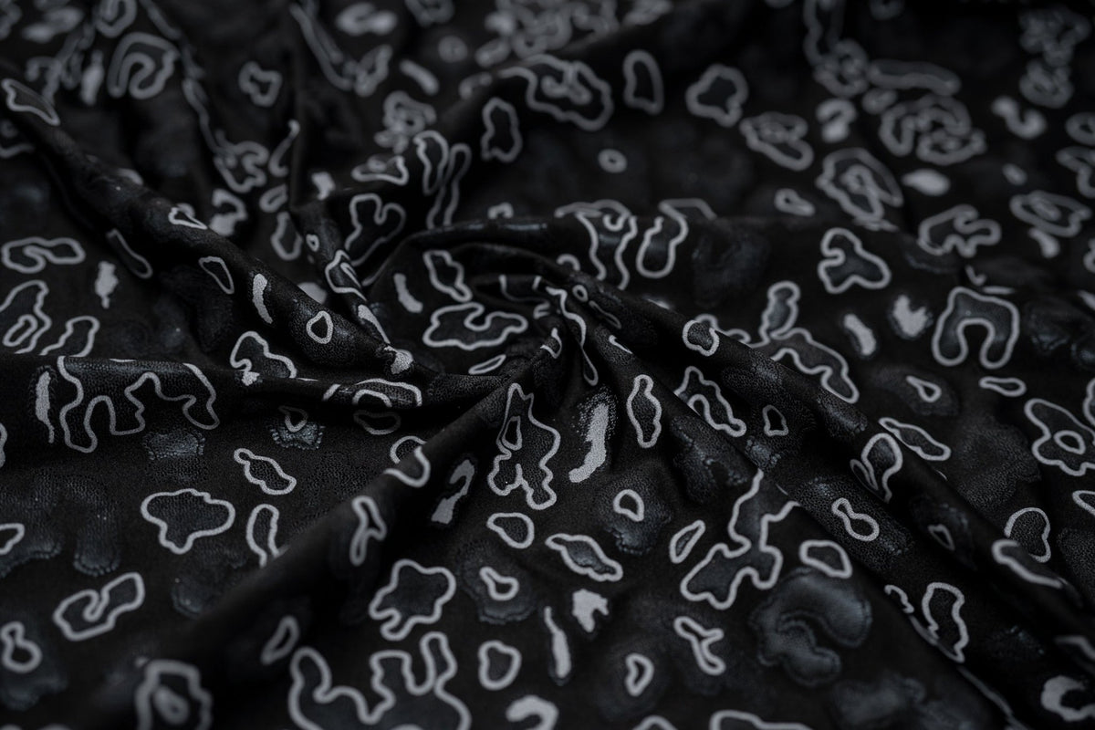 #color_black/black