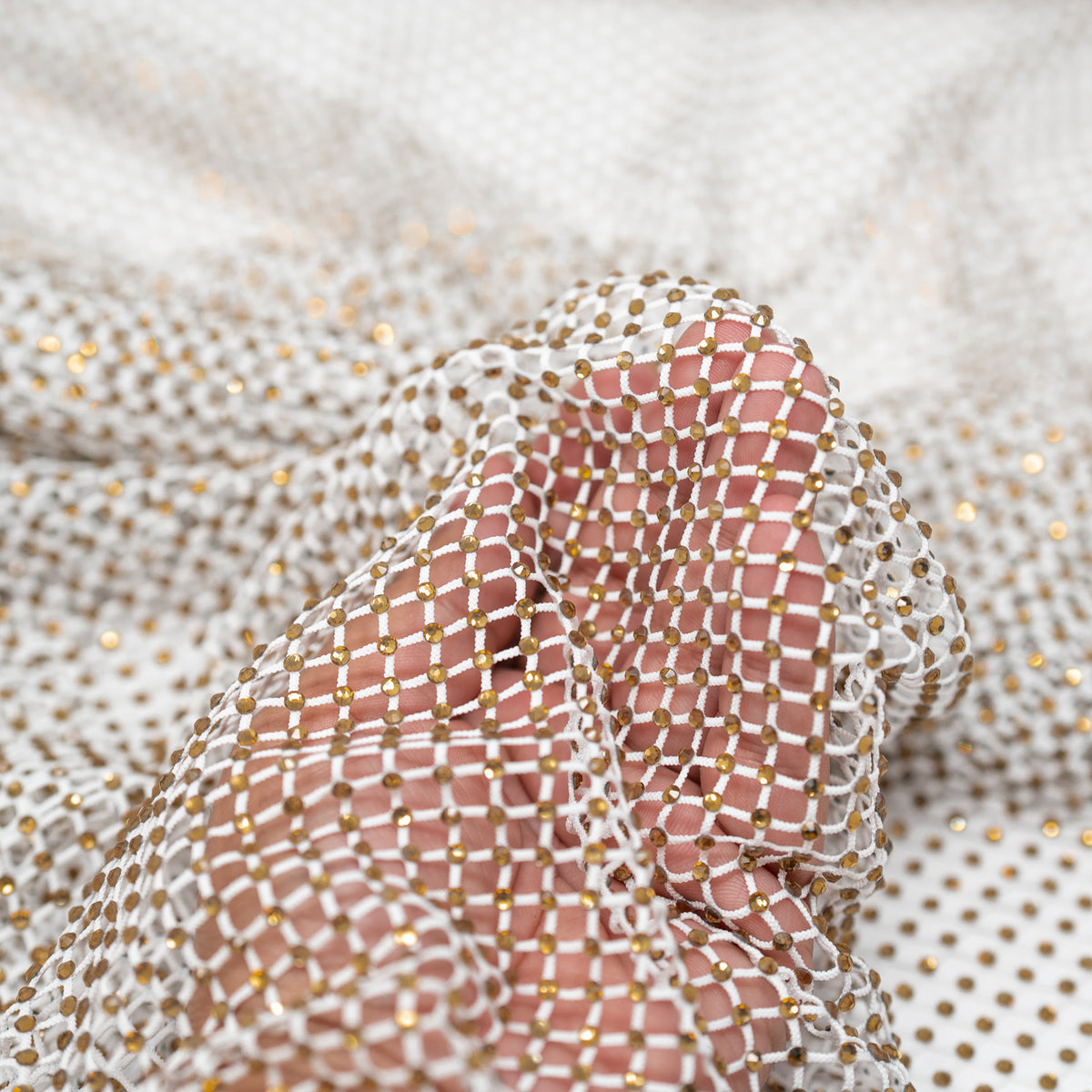 #color_white/gold