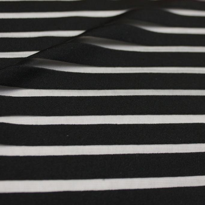 #color_black/white